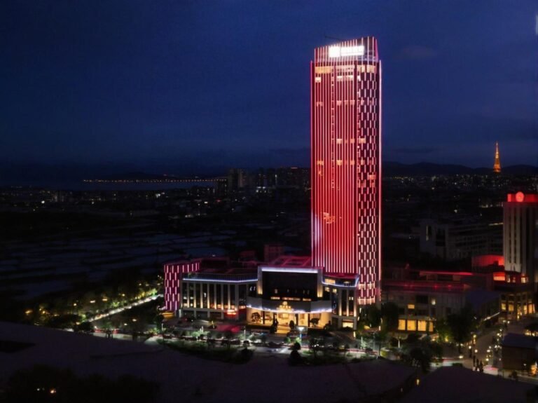 A New Landmark Yuanlin Commercial Tower